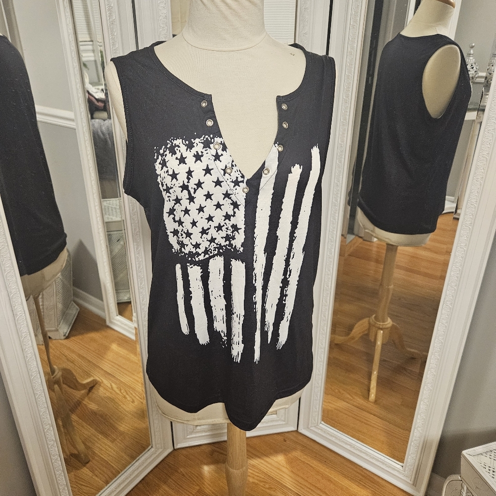 SHEIN Flag Rivet Top Black Size L